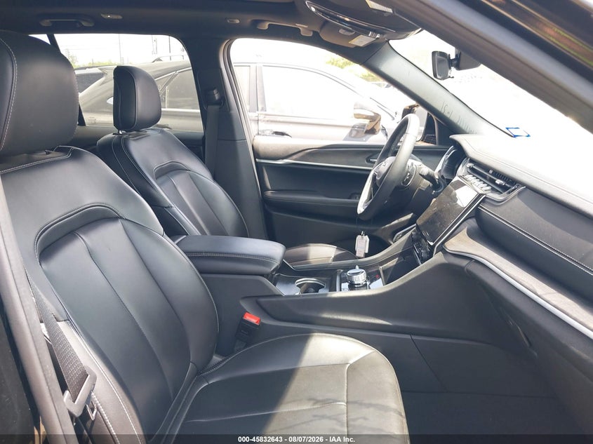 2025 JEEP GRAND CHEROKEE 4XE auction photo 5