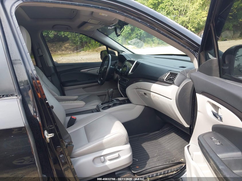 2017 HONDA PILOT auction photo 5