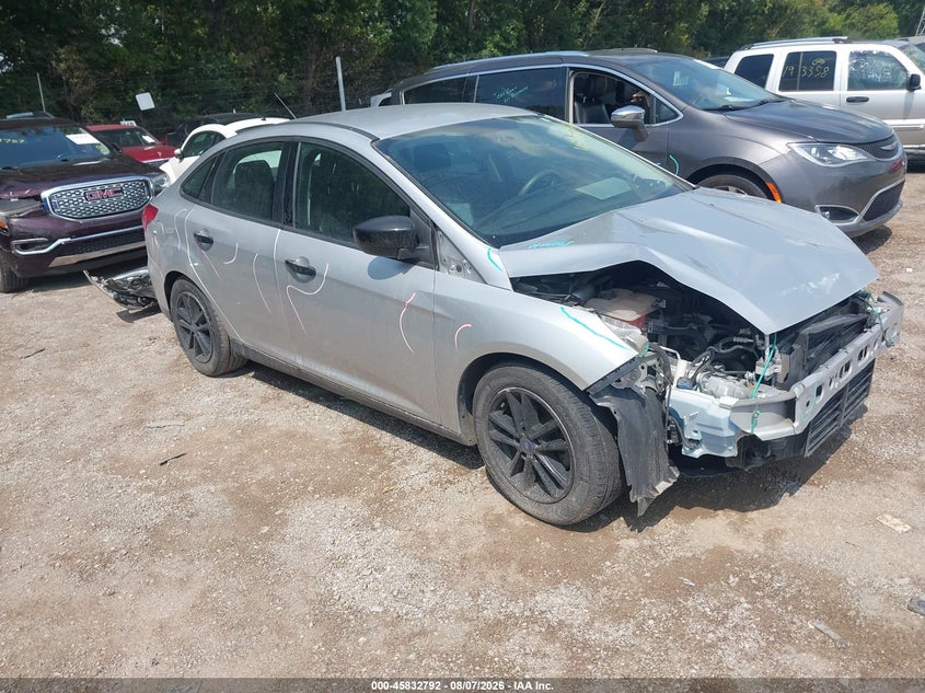 Vin: 1fadp3f22jl224898, lot: 46331693, ford focus se 2018 img_1