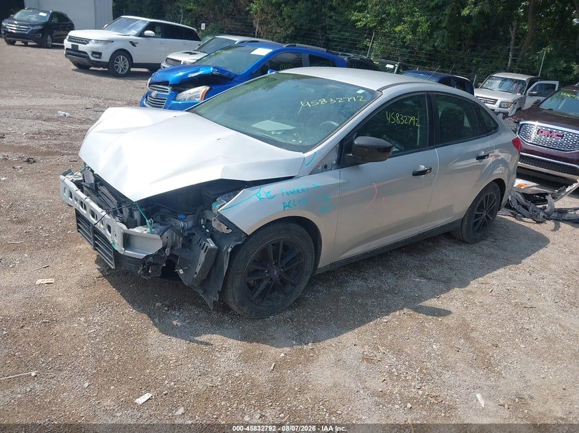 Vin: 1fadp3f22jl224898, lot: 46331693, ford focus se 20182