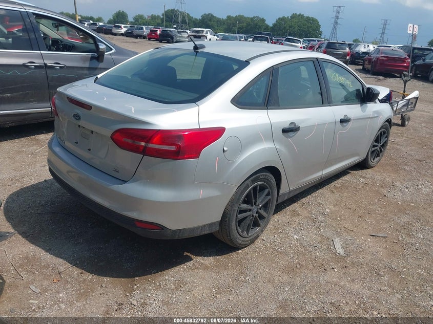 Vin: 1fadp3f22jl224898, lot: 46331693, ford focus se 20184