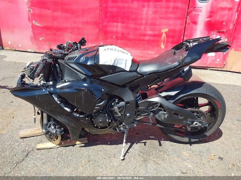 YAMAHA YZFR1 2022