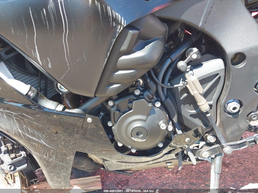 YAMAHA YZFR1 2022