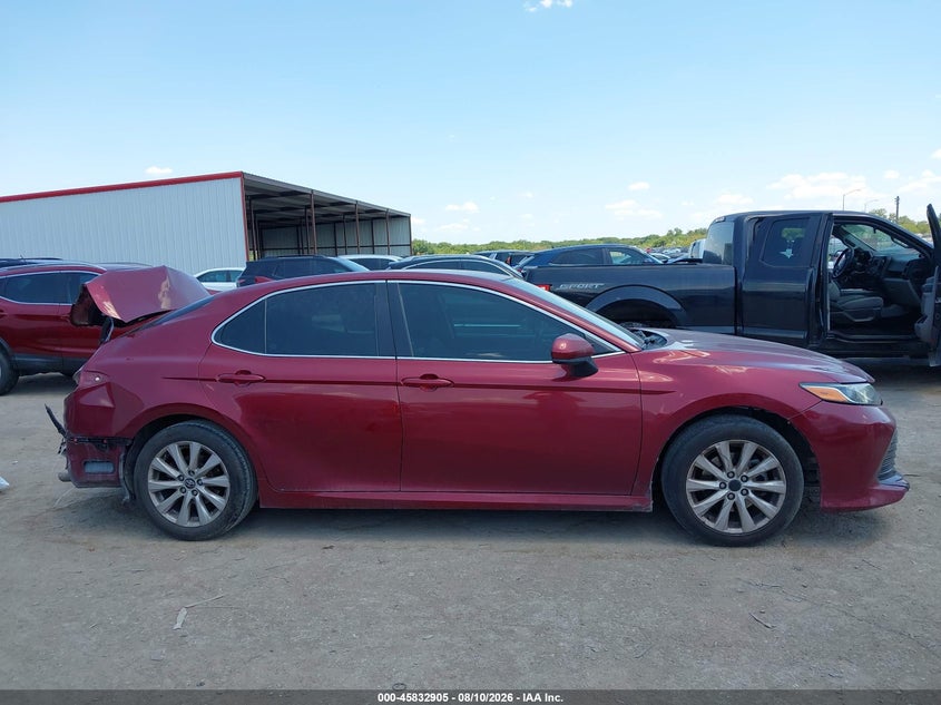TOYOTA CAMRY - zdjęcie 14