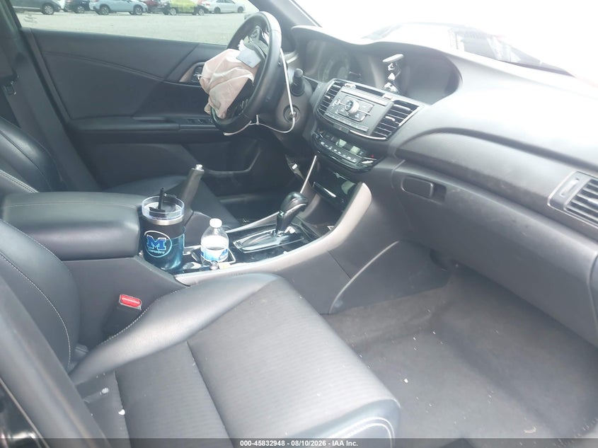 2017 HONDA ACCORD auction photo 5
