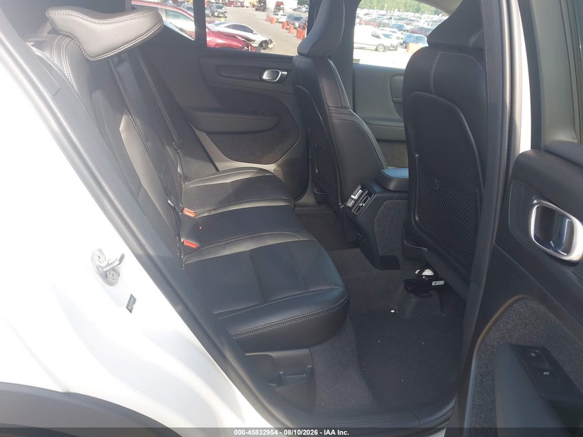 2024 VOLVO XC40 auction photo 8
