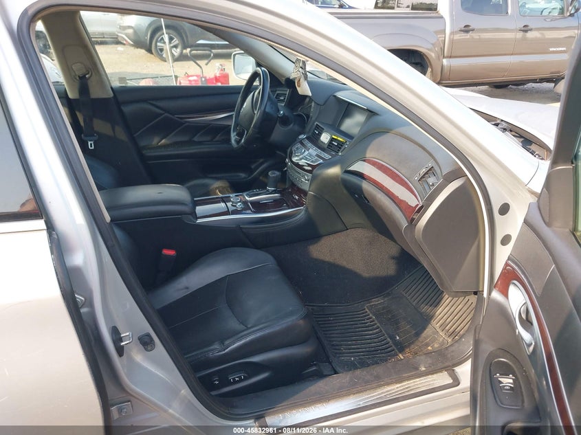 2011 INFINITI M37X auction photo 5