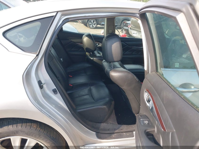 2011 INFINITI M37X auction photo 8