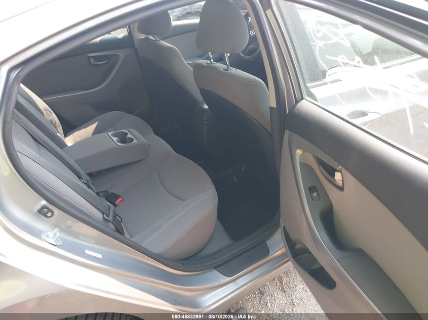 2015 HYUNDAI ELANTRA auction photo 8