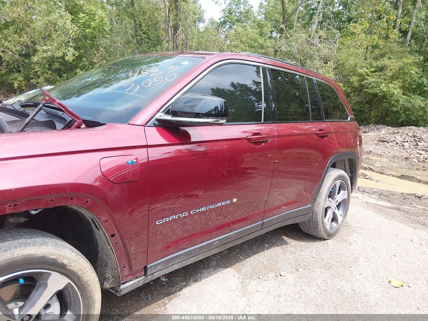 JEEP GRAND CHEROKEE 4XE - zdjęcie 14