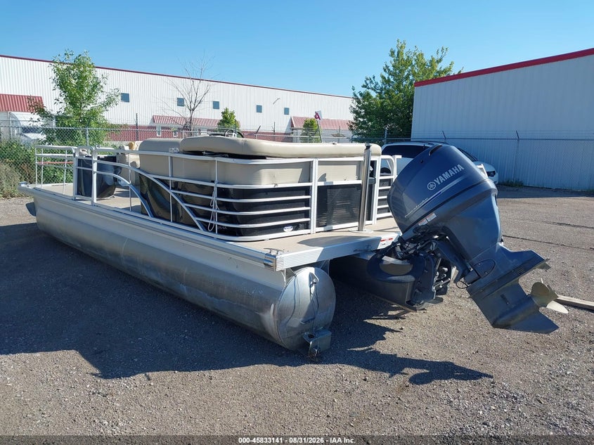 2013 BENNINGTON 2275GL auction photo 3