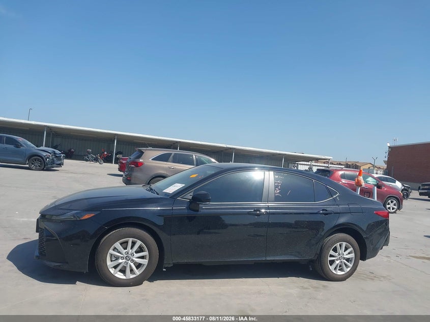 TOYOTA CAMRY - zdjęcie 15