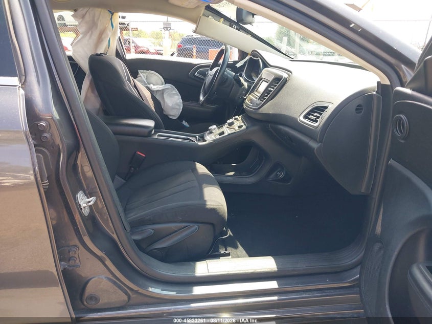 2015 CHRYSLER 200 auction photo 5