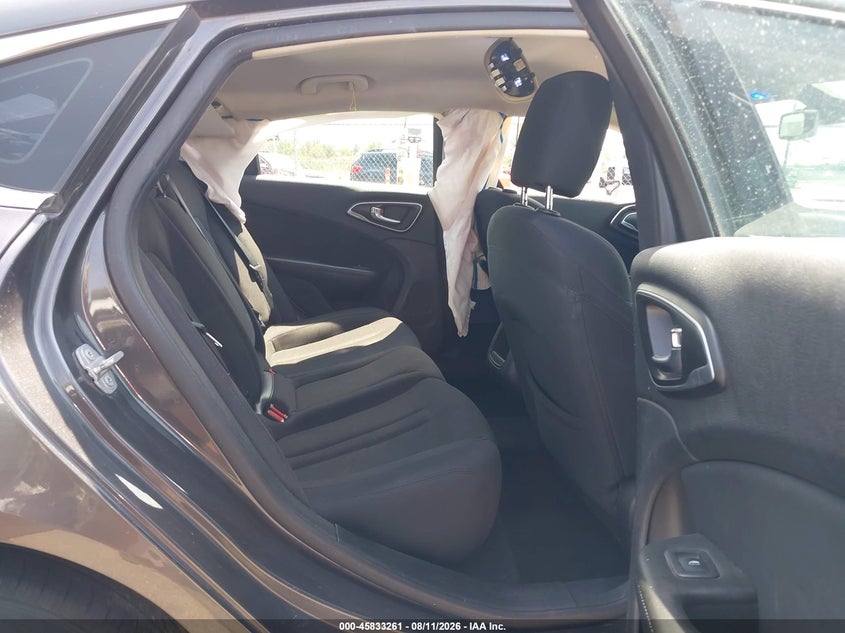 2015 CHRYSLER 200 auction photo 8