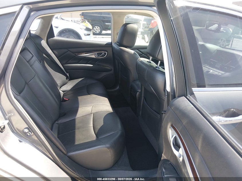 2011 INFINITI M37X auction photo 8