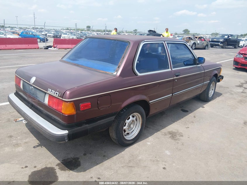 BMW 320 1983 VIN WBAAG3303D9011800