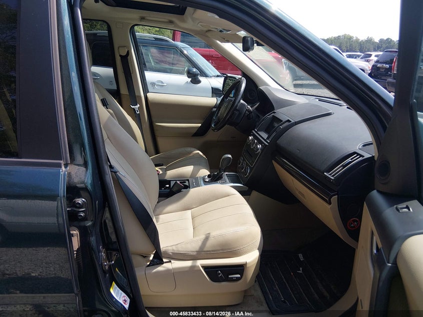 2014 LAND ROVER LR2 auction photo 5