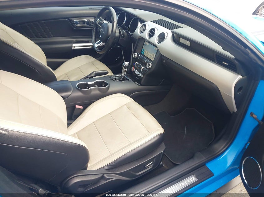 FORD MUSTANG - zdjęcie 5