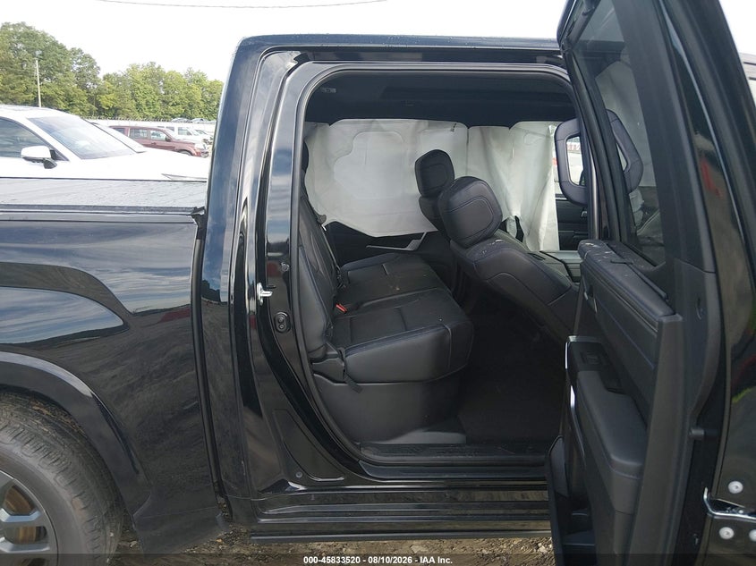 TOYOTA TUNDRA - zdjęcie 8