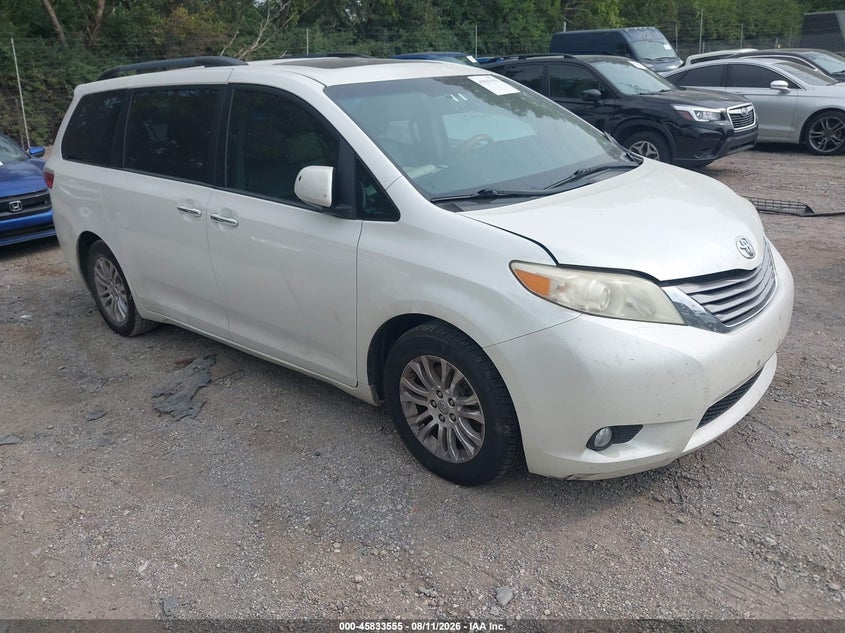 TOYOTA SIENNA - zdjęcie 1