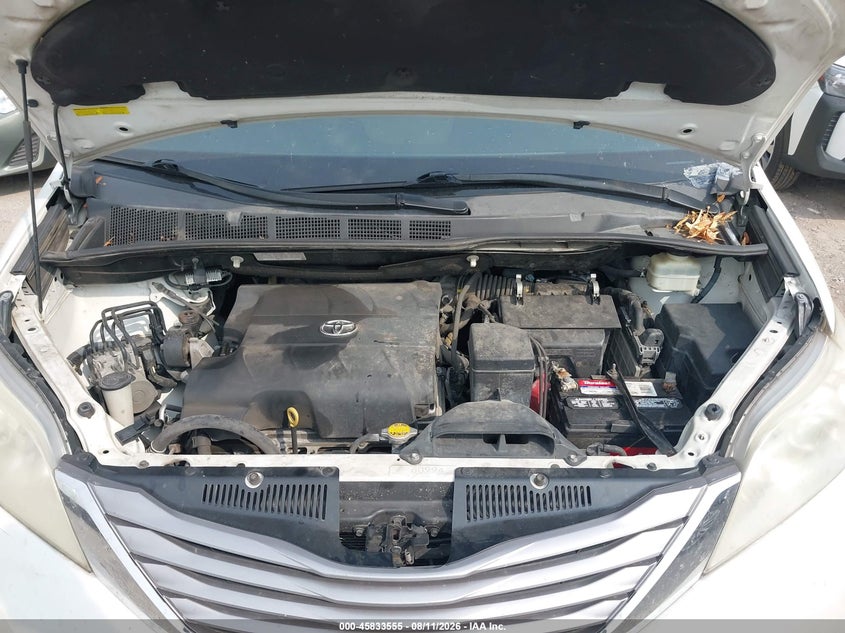 TOYOTA SIENNA - zdjęcie 10