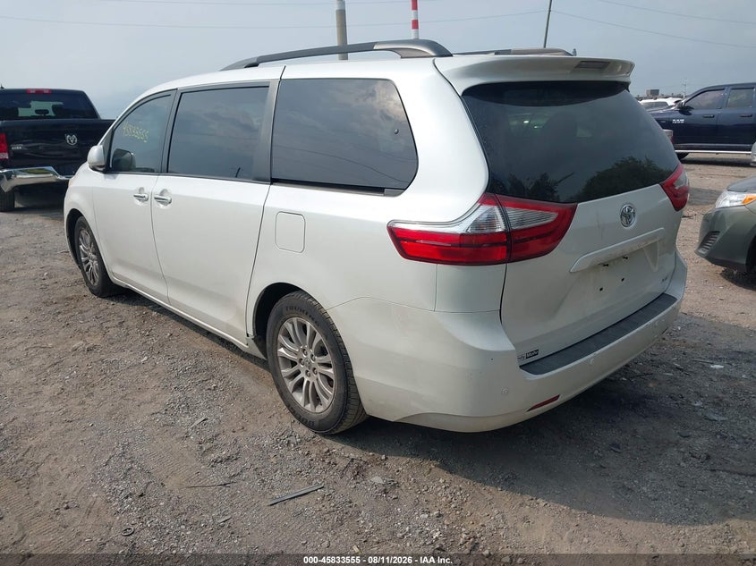 TOYOTA SIENNA - zdjęcie 3