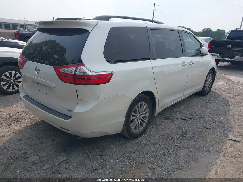 TOYOTA SIENNA - zdjęcie 4