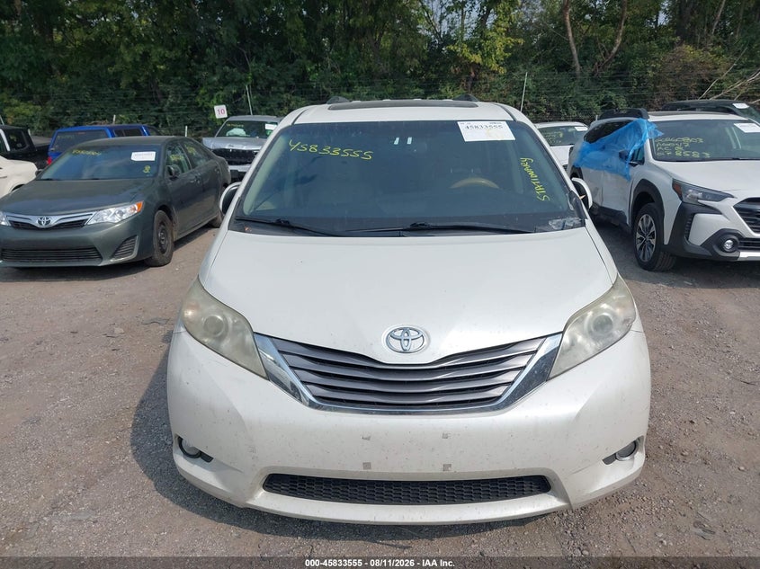 TOYOTA SIENNA - zdjęcie 6