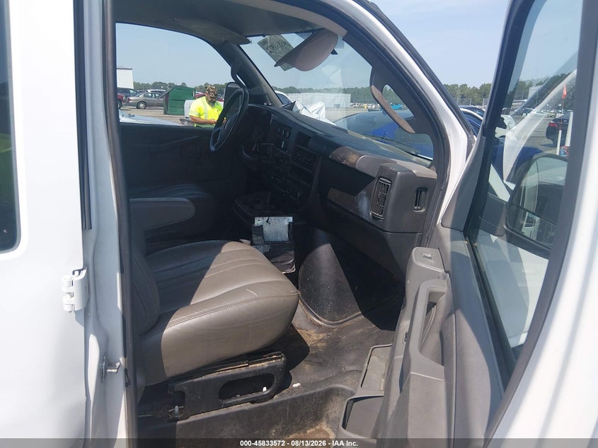 2019 GMC SAVANA 2500 auction photo 5