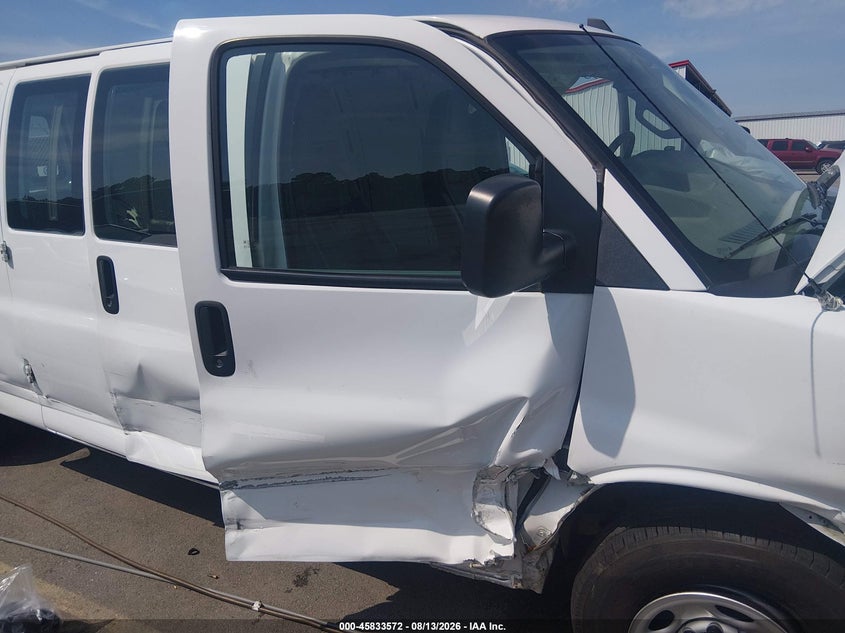 2019 GMC SAVANA 2500 auction photo 6