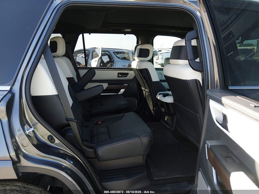 2024 TOYOTA SEQUOIA auction photo 8