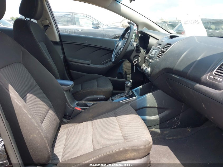 2017 KIA FORTE auction photo 5
