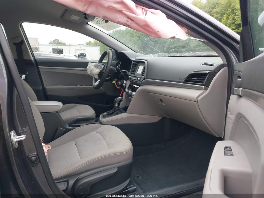 2020 HYUNDAI ELANTRA SE · Фото 5