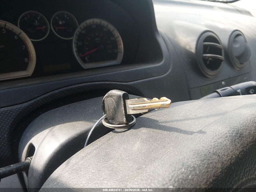 2011 CHEVROLET AVEO 1LT · Фото 11
