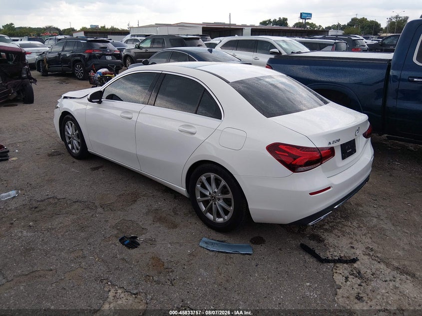 Vin: wdd3g4eb6kw007048, lot: 46332658, mercedes-benz a 220 20193