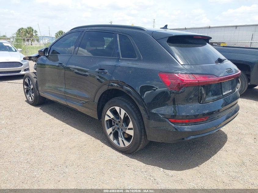 Vin: wa1aaage5nb025314, lot: 46332727, audi e-tron premium quattro 20223