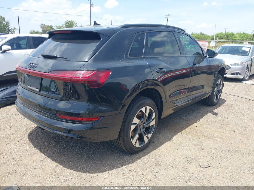 Vin: wa1aaage5nb025314, lot: 46332727, audi e-tron premium quattro 20224