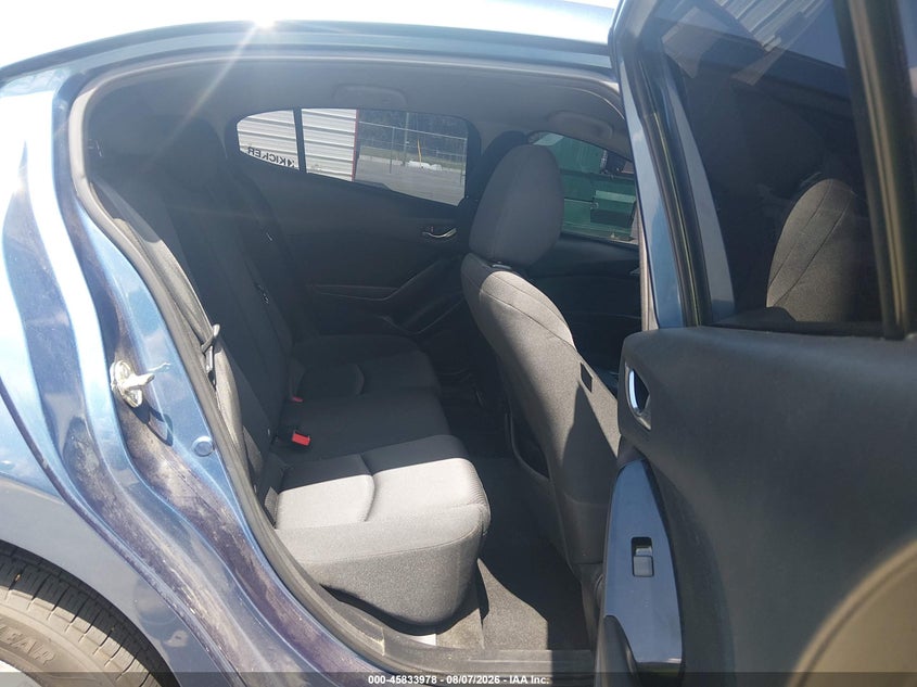 2018 MAZDA MAZDA3 auction photo 8