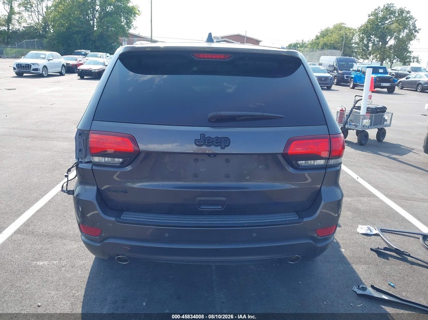 JEEP GRAND CHEROKEE - zdjęcie 17