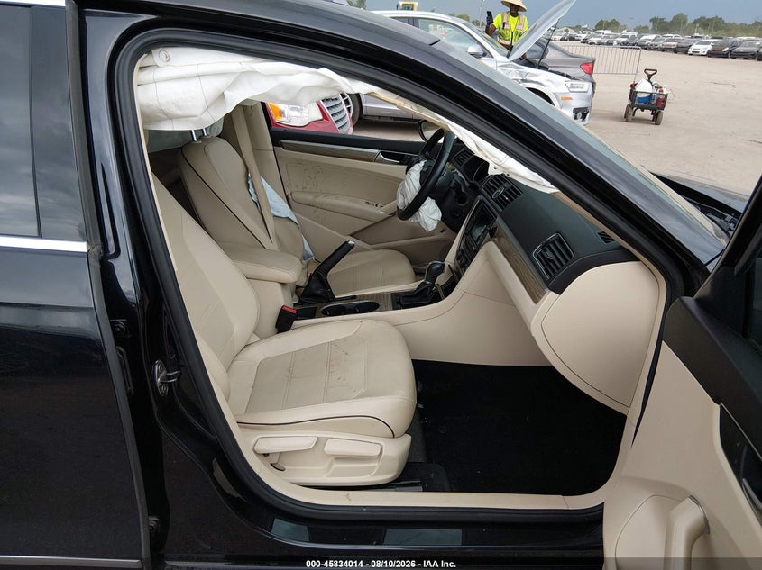 2017 VOLKSWAGEN PASSAT auction photo 5
