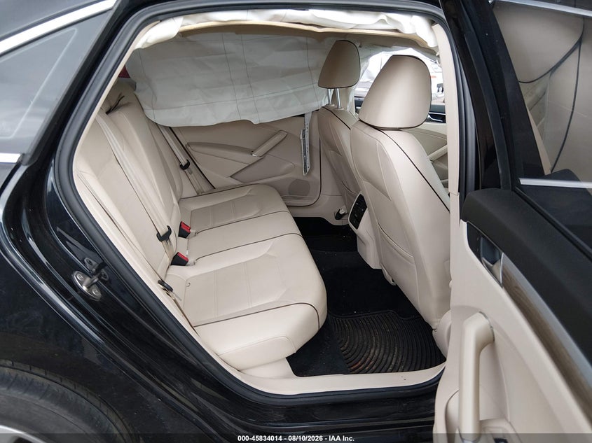 2017 VOLKSWAGEN PASSAT auction photo 8