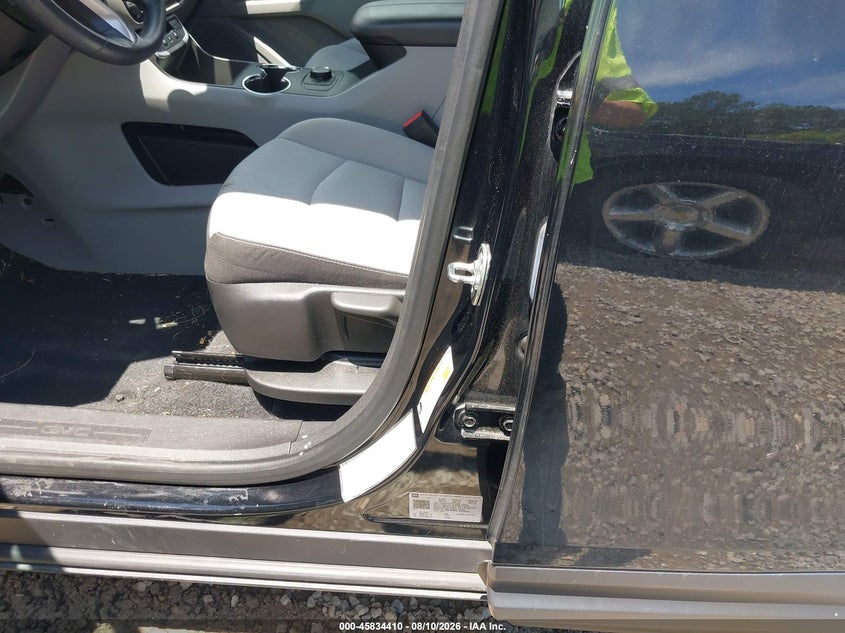 2024 GMC TERRAIN auction photo 6