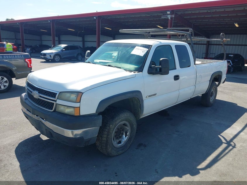 2007 CHEVROLET SILVERADO 2500HD CLASSIC auction photo 2