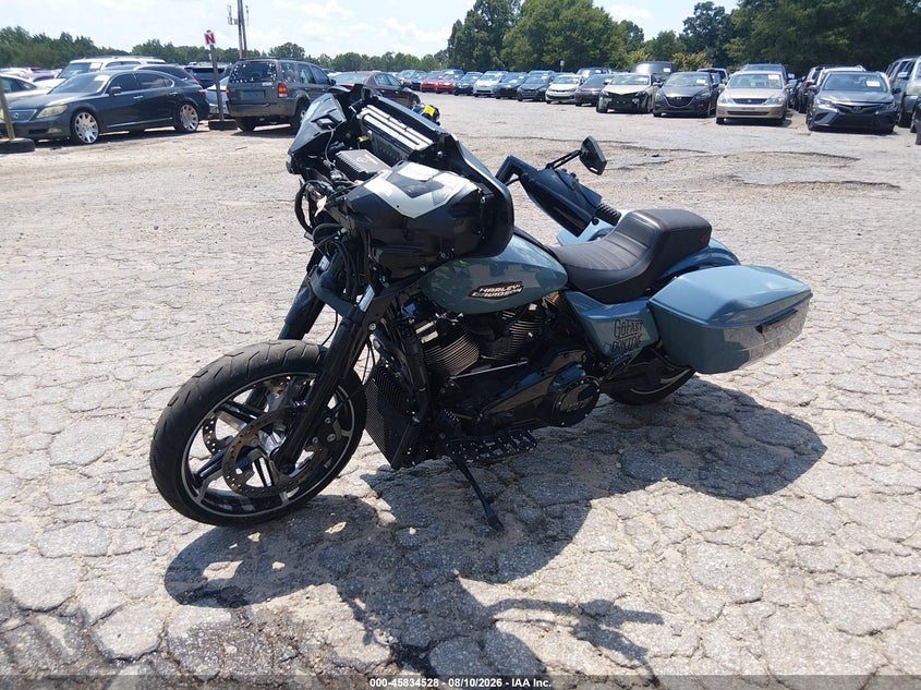 HARLEY-DAVIDSON FLHX 2024