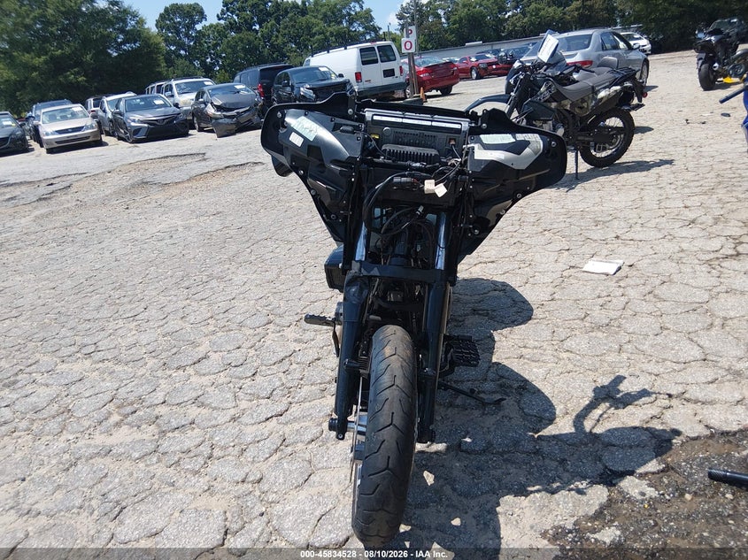 HARLEY-DAVIDSON FLHX 2024