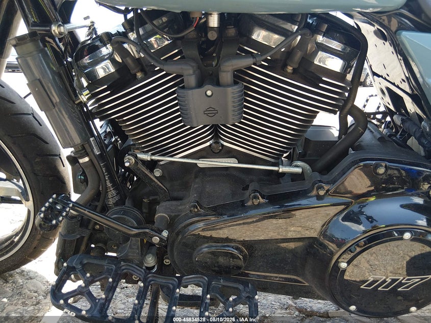 HARLEY-DAVIDSON FLHX 2024