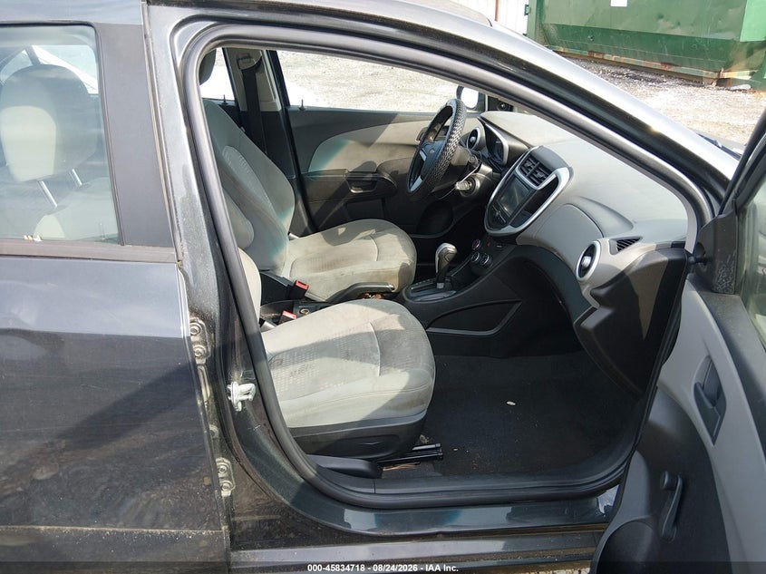 2017 CHEVROLET SONIC auction photo 5