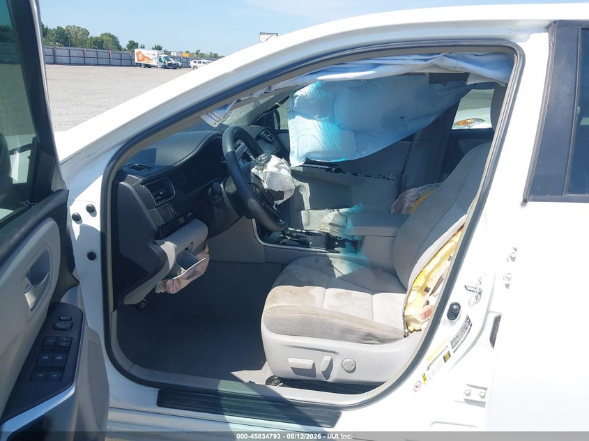 2015 TOYOTA CAMRY auction photo 5