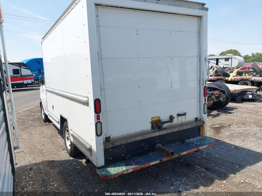 2012 GMC SAVANA CUTAWAY auction photo 3