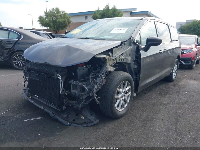 2022 CHRYSLER VOYAGER auction photo 2